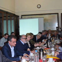 Ευρεία σύσκεψη για το προσφυγικό στο ΥΜΑΘ παρουσία Καρυπίδη – Ιωαννίδη