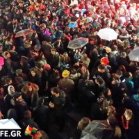 Πάρτι Νεολαίας 2016: Και με βροχή ο κόσμος στον «θεσμό» της Κοζανίτικης Αποκριάς! Δείτε το βίντεο του KOZANILIFE.GR