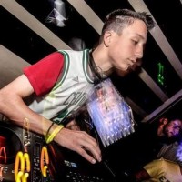 Ο 16χρονος Κοζανίτης Dj Νίκος Τριανταφύλλου που πρωταγωνιστεί στη διασκέδαση της Κοζάνης!
