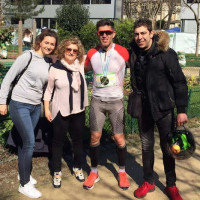 Βίντεο: Ο Νίκος Νεοφώτιστος τερματίζει με την ελληνική σημαία στον 40ο Μαραθώνιο του Παρισιού – Κορυφαία επίδοση, μεγάλη διάκριση