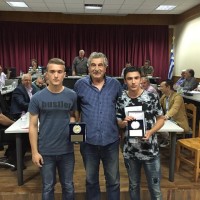 Βίντεο: Βραβεύσεις των νέων ποδοσφαιριστών Ζήνων Πιτσιάβα και Χρήστο Σαλτσίδη από τον Δήμαρχο Σερβίων – Βελβεντού