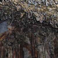 Ερμακιά Εορδαίας: Εντυπωσιακό σπήλαιο, με μοναδική πολυχρωμία