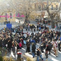 Σέρβια: Χριστουγεννιάτικο Bazaar και Χορευτικά Συγκροτήματα στην Κεντρική Πλατεία! Δείτε φωτογραφίες