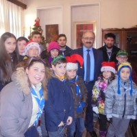 Κάλαντα Χριστουγέννων στον Δήμαρχο Εορδαίας από φορείς και πολίτες της Πτολεμαΐδας