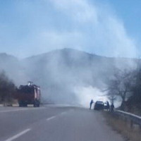 Κάηκε ολοσχερώς αυτοκίνητο, στο 4ο χλμ Ρυμνίου – Τριγωνικού – Δείτε το βίντεο