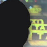Μανιακός δολοφόνος σκορπά τον τρόμο στις πιάτσες ταξί! Συγκλονίζει η κατάθεση οδηγού – θύματος