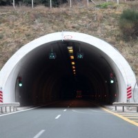 Καραμπόλα με έξι οχήματα σημειώθηκε σε σήραγγα της Εγνατίας Οδού στο Μέτσοβο! Ενεπλάκη σχολικό λεωφορείο
