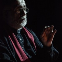 Χωρίς τον Θάνο Μικρούτσικο θα ξεκινήσει η περιοδεία της παράστασης «Ταξίδι στο Σταυρό του Νότου»