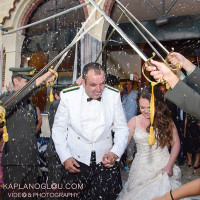 Μοναδικός στρατιωτικός γάμος στην Κοζάνη με σπαθιά και… απίθανα καψόνια στον γαμπρό!