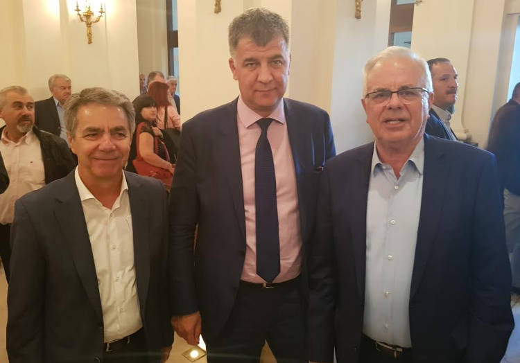 dstgfdsgfhjsdtfjgdfhj