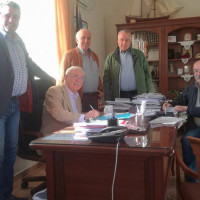 Υπογραφή σύμβασης για την εκτέλεση του έργου βελτίωσης αγροτικού δρόμου στη Σιάτιστα