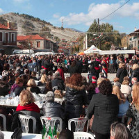 Επιτυχημένο και φέτος το 12ο Καστανοπάζαρο στον Πενταλόφο Βοΐου – Δείτε βίντεο και φωτογραφίες