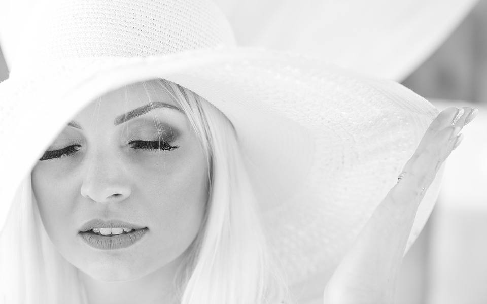 woman-2954086_960_720