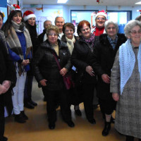 Γιορτινά χαμόγελα μοίρασαν στην Παιδιατρική κλινική του Μποδοσάκειου Νοσοκομείου τα μέλη του Α΄ ΚΑΠΗ Πτολεμαΐδας