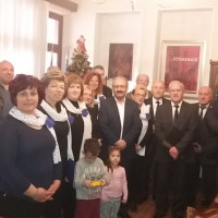 Τα πρώτα κάλαντα στο Δήμαρχο Εορδαίας από μαθητές, Συλλόγους και ΚΑΠΗ της Πτολεμαΐδας – Δείτε φωτογραφίες