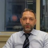 Πέθανε σε ηλικία 43 ετών ο δημοσιογράφος του ΣΚΑΪ Βασίλης Μπεσκένης