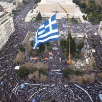 Συλλαλητήριο Αθήνα: Λαοθάλασσα στο Σύνταγμα για την Μακεδονία – Δείτε βίντεο και φωτογραφίες