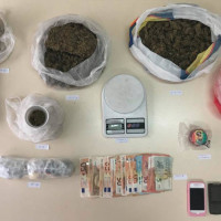 3 συλλήψεις για διακίνηση ναρκωτικών στην Πτολεμαΐδα – Έκρυβαν τα ναρκωτικά σε αγρόκτημα – Δείτε φωτογραφίες