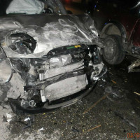 Σφοδρή σύγκρουση αυτοκινήτων στην Πτολεμαΐδα – Κόπηκε κολόνα της ΔΕΗ – Δείτε φωτογραφίες