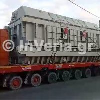 Εντυπωσιακή μεταφορά γεννήτριας/μετασχηματιστή 500 τόνων μέσω Βέροιας στην Πτολεμαΐδα – Δείτε το βίντεο
