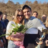 Βίντεο: Πρόταση γάμου σε αγώνα Scramble στα Γρεβενά από τον Χάρη Μανώλα από την Κοζάνη στην εκλεκτή της καρδιάς του Ζωή