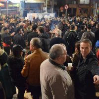 Με πολύ κόσμο, κέφι και χορό άναψε ο Φανός της Γιτιάς στην Κοζάνη – Δείτε βίντεο και φωτογραφίες