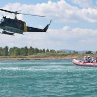 Άσκηση επιβίωσης στη θάλασσα της Ελληνικής Ομάδας Διάσωσης: 10 «ναυαγοί», 1 πνευστή σωστική σχεδία, 24 ώρες στη θάλασσα