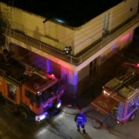 Πυρκαγιά σε μονοκατοικία στο κέντρο της Πτολεμαΐδας – Δείτε το βίντεο