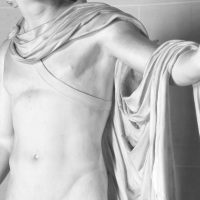 Ακέφαλο αρχαίο άγαλμα σε χωράφι της Ελασσόνας