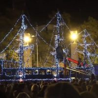 Νιφάδα, τι Πτολεμαείδες; Ξεκίνησαν οι Χριστουγεννιάτικες εκδηλώσεις του Δήμου Εορδαίας με τη φωταγώγηση του καραβιού στην Πτολεμαΐδα