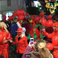 Βίντεο: Δεν πτοήθηκαν οι Ζακυνθινοί Καρναβαλιστές από την ΚΥΑ και πραγματοποίησαν τις εκδηλώσεις της Κόκκινης Νύχτας