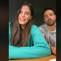 Βίντεο: Η Χριστίνα Μπόμπα ανακοινώνει με τον Σάκη Τανιμανίδη ότι είναι θετική στον κορωνοϊό