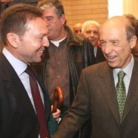 Οι Κυβερνήσεις πέφτουνε μα ο Στουρνάρας μένει – Γράφει ο Μιχάλης Ραμπίδης