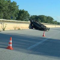 Τροχαίο ατύχημα στην Εγνατία Οδό: Αυτοκίνητο τούμπαρε έξω από την Πτολεμαΐδα