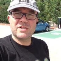 Επίσκεψη δοκιμής στο σταθμό φόρτισης ηλεκτρικών οχημάτων στην Πτολεμαΐδα, τον μόνο σταθμό που λειτουργεί στη Δυτική Μακεδονία – Του Θάνου Τουρτούρα