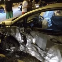 Βίντεο-σοκ με τροχαίο στα λιμανάκια Βουλιαγμένης: Έτρεχε και παρέσυρε αυτοκίνητο και μηχανή! Δεκάδες πολίτες το έβλεπαν σαν αγώνα ράλι