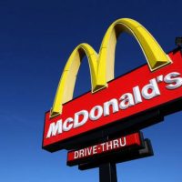 Ποια στοιχεία είναι αυτά που πρέπει να έχει μια επιγραφή για να προσελκύει πελάτες;