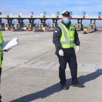 Χριστούγεννα: Μπλόκο στις μετακινήσεις από νομό σε νομό – Τι θα ισχύσει για τις γιορτές