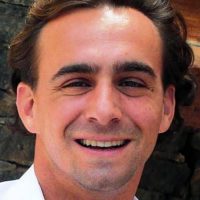 Βίλα πάνω στο κύμα; Μπράβο! Γράφει ο Φώτης Κοκοτός