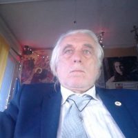 Κορωνολατρείας και Κορωνομαχείας τέλος – Γράφει ο καθηγητής Δημήτριος Ζησόπουλος