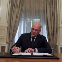 Αμετακίνητος ο Υπουργός Εξωτερικών Νίκος Δένδιας – Του Μιχάλη Ραμπίδη