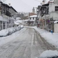 Βίντεο με την κατάσταση στους δρόμους της Σιάτιστας – Σε εξέλιξη ο αποχιονισμός