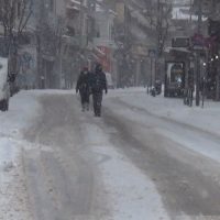 Βίντεο: Σε λευκό κλοιό η πόλη της Κοζάνης – Μεγάλη ποσότητα χιονιού σκέπασε τα πάντα – Δείτε το βίντεο