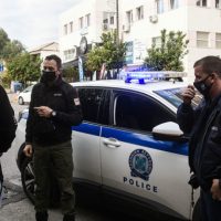 Αναστάτωση στην Κοζάνη – Γυναίκα οδηγός σήκωσε στο πόδι τη γειτονιά για Τροχονομικό έλεγχο – Εξύβρισε τους Αστυνομικούς