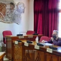 Συνάντηση του Π. Πλακεντά με τους Προέδρους των Κοινοτήτων Κομάνου, Μαυροπηγής, Πτελεώνα και Αναργύρων – Συζήτηση για την πορεία των μετεγκαταστάσεων των οικισμών