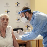 Εμβολιασμοί: «Ενθαρρύνοντας» την υποχρεωτικότητα – Του Αργύρη Αργυριάδη