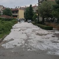 Άσπρισε ο τόπος από την μεσημεριανή χαλαζόπτωση σε διάφορες περιοχές της Κοζάνης
