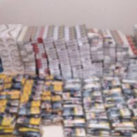 2 συλλήψεις γυναικών στην Πτολεμαΐδα – Κατασχέθηκαν 4.500 πακέτα αφορολόγητα τσιγάρα και 25 κιλά καπνός
