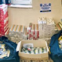 Συνελήφθησαν 3 άτομα στην Πτολεμαΐδα με 4.409 πακέτα αφορολόγητα τσιγάρα και 54 κιλά αδασμολόγητο καπνό στην κατοχή τους