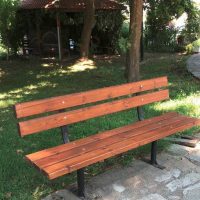 Ξεκίνησε η αντικατάσταση της φθαρμένης ξυλείας των υπαίθριων καθισμάτων στο Δήμο Βοΐου